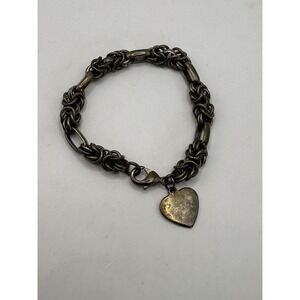 Silver Tone Chain Bracelet with Heart Charm – Romantic Everyday Jewelry